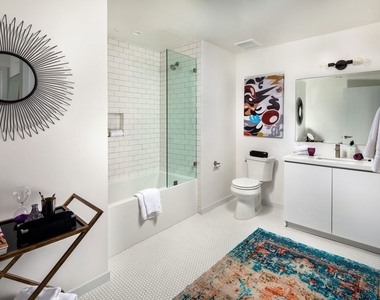 269 S Mariposa Avenue - Photo Thumbnail 6