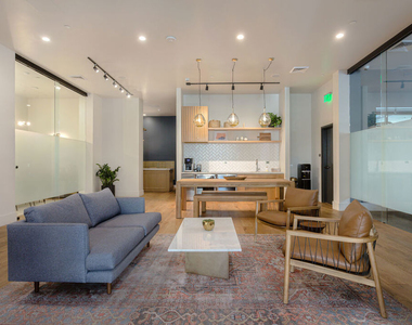 269 S Mariposa Avenue - Photo Thumbnail 11