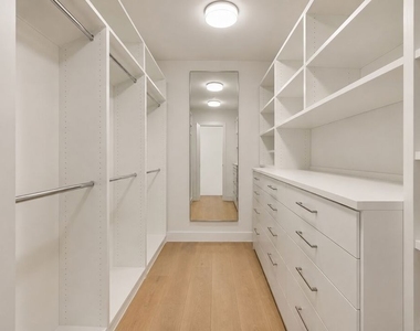 11439 Chenault Street - Photo Thumbnail 13