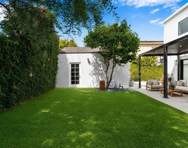 11439 Chenault Street - Photo Thumbnail 24