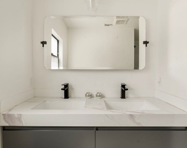 11439 Chenault Street - Photo Thumbnail 20
