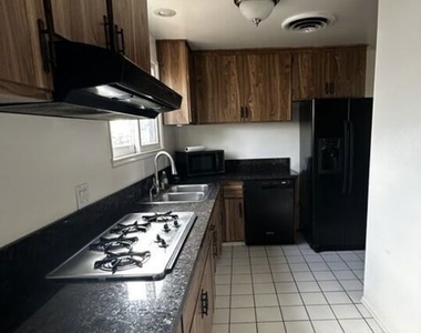 23907 Friar Street - Photo Thumbnail 4