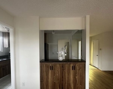 23907 Friar Street - Photo Thumbnail 3
