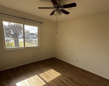 23907 Friar Street - Photo Thumbnail 10