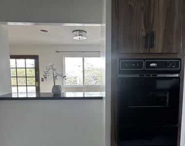 23907 Friar Street - Photo Thumbnail 6