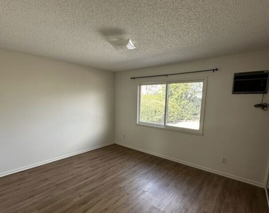 23907 Friar Street - Photo Thumbnail 11