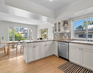 11842 Darlington Avenue - Photo Thumbnail 8
