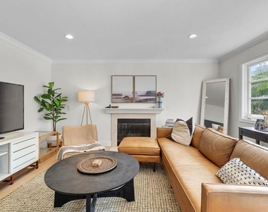 11842 Darlington Avenue - Photo Thumbnail 1