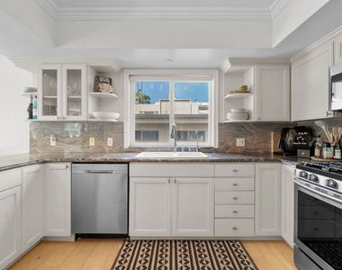 11842 Darlington Avenue - Photo Thumbnail 7