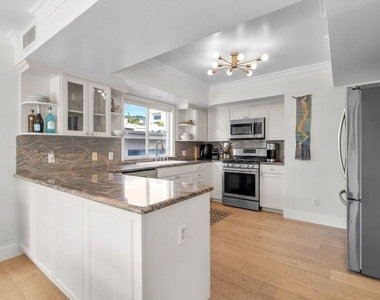 11842 Darlington Avenue - Photo Thumbnail 6