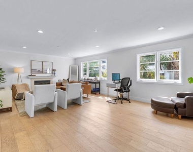 11842 Darlington Avenue - Photo Thumbnail 2