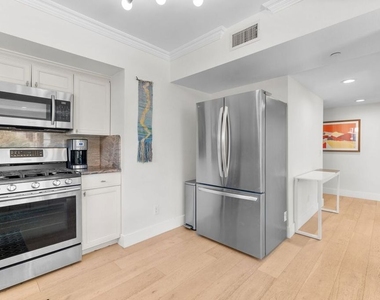 11842 Darlington Avenue - Photo Thumbnail 10