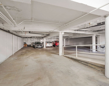 248 S Doheny Drive - Photo Thumbnail 19