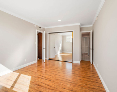 248 S Doheny Drive - Photo Thumbnail 17