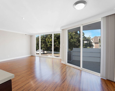248 S Doheny Drive - Photo Thumbnail 6