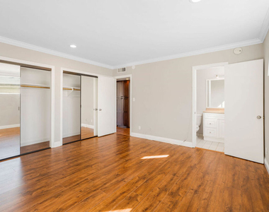 248 S Doheny Drive - Photo Thumbnail 14