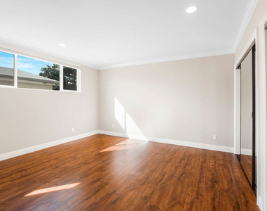 248 S Doheny Drive - Photo Thumbnail 13
