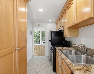 1155 N Clark Street - Photo Thumbnail 7