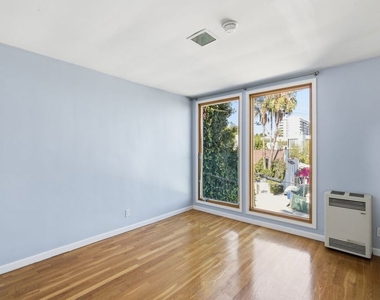 1155 N Clark Street - Photo Thumbnail 10