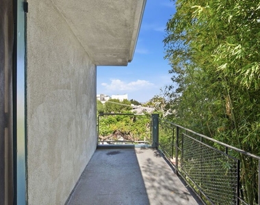 1155 N Clark Street - Photo Thumbnail 4