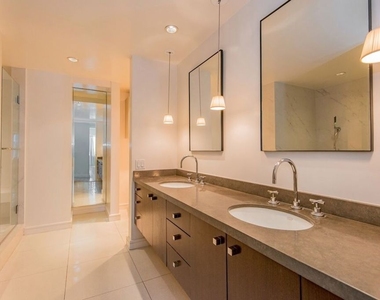 10520 Wilshire Boulevard - Photo Thumbnail 6