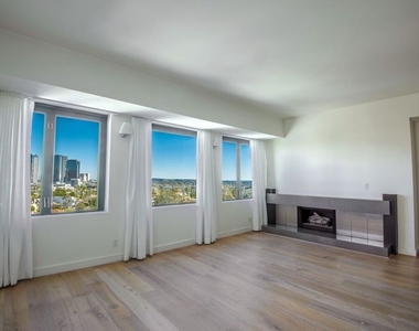 10520 Wilshire Boulevard - Photo Thumbnail 1