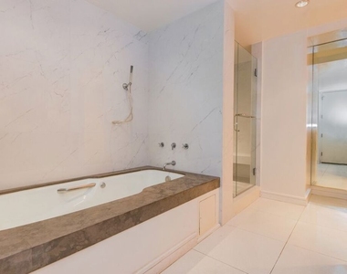 10520 Wilshire Boulevard - Photo Thumbnail 7