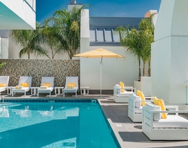 10520 Wilshire Boulevard - Photo Thumbnail 12