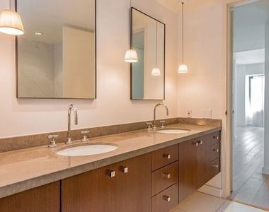 10520 Wilshire Boulevard - Photo Thumbnail 5
