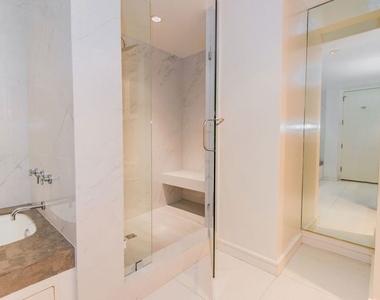 10520 Wilshire Boulevard - Photo Thumbnail 9