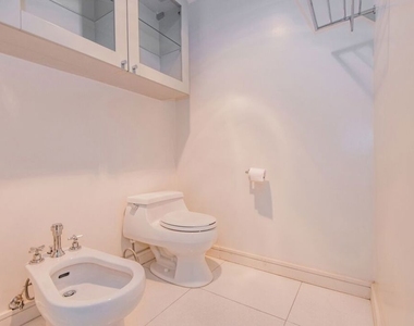 10520 Wilshire Boulevard - Photo Thumbnail 8
