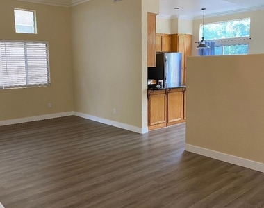 9318 Galvin Ave - Photo Thumbnail 2