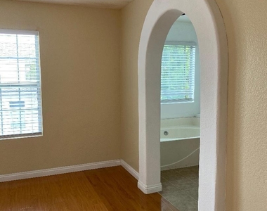 9318 Galvin Ave - Photo Thumbnail 10