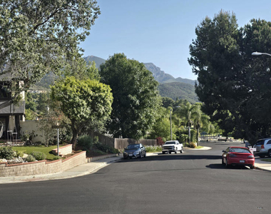 3105 Lodgewood Street - Photo Thumbnail 2