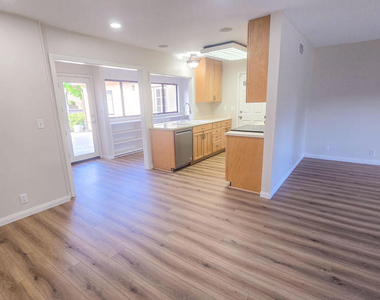 3105 Lodgewood Street - Photo Thumbnail 7