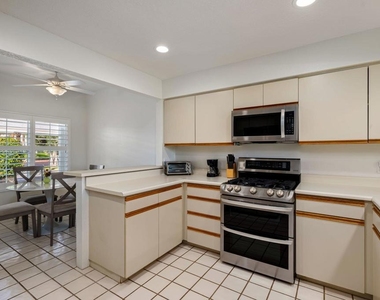270 Vista Royale Circle E - Photo Thumbnail 13