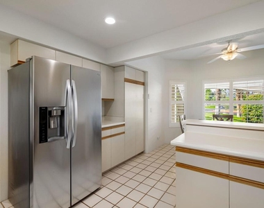 270 Vista Royale Circle E - Photo Thumbnail 15