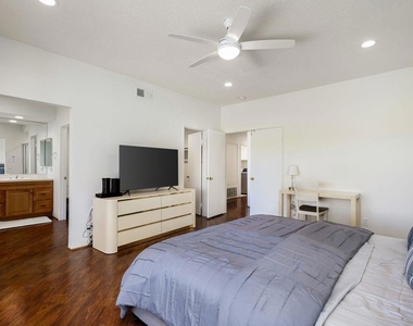 270 Vista Royale Circle E - Photo Thumbnail 27