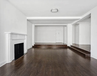 20 5th Avenue - Photo Thumbnail 3