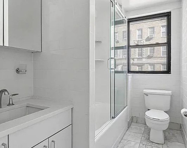 20 5th Avenue - Photo Thumbnail 5