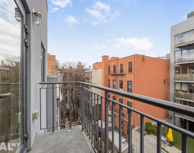 Boerum Street - Photo Thumbnail 2