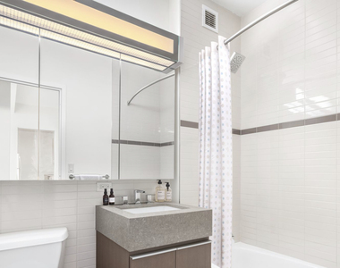 21 West Street - Photo Thumbnail 4