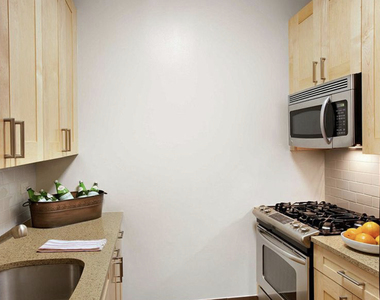 21 West Street - Photo Thumbnail 1