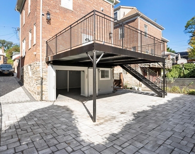 6158 Liebig Ave - Photo Thumbnail 7