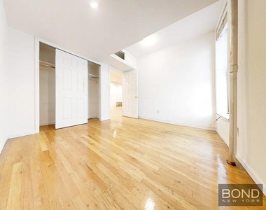 299 East 11th Street - Photo Thumbnail 2