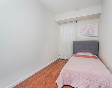 317 Darlington Avenue - Photo Thumbnail 11