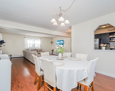 317 Darlington Avenue - Photo Thumbnail 2
