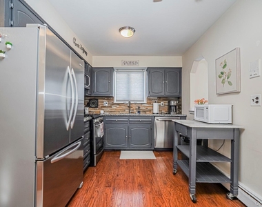 317 Darlington Avenue - Photo Thumbnail 4