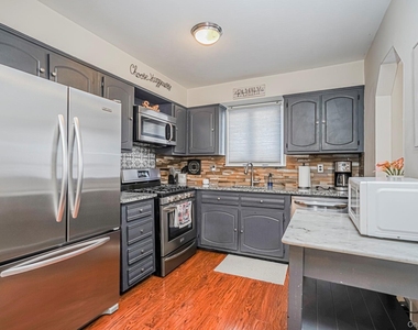317 Darlington Avenue - Photo Thumbnail 3