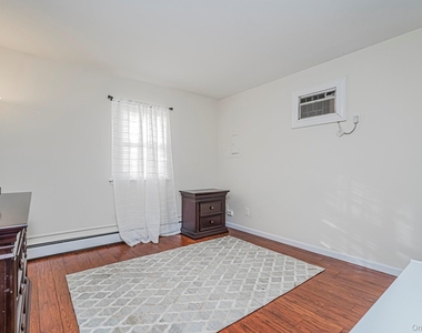 317 Darlington Avenue - Photo Thumbnail 7